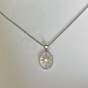 Silver Oval Star Pearl Pendant Necklace!